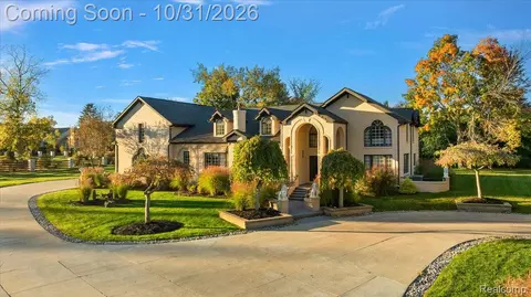 21365 Goldsmith St, Farmington Hills, MI 48335