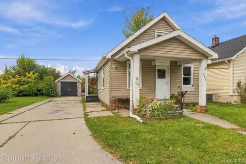 205 17th St, Port Huron, MI 48060