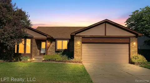 41175 Justin Dr, Clinton Township, MI 48038