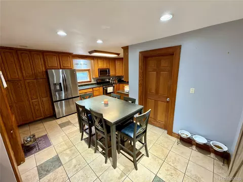Kitchen - 1469 Hendricks Dr, Monroe, MI 48162 photo 1 of 5
