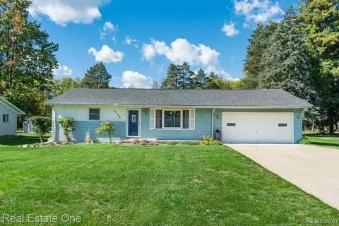 2750 Walbridge Rd, Rochester Hills, MI 48307