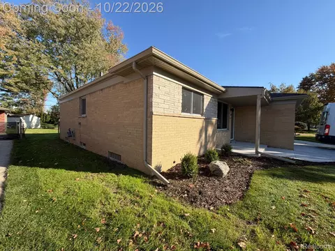 32142 Stricker Dr, Warren, MI 48088 photo 4