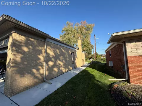 32142 Stricker Dr, Warren, MI 48088 photo 3