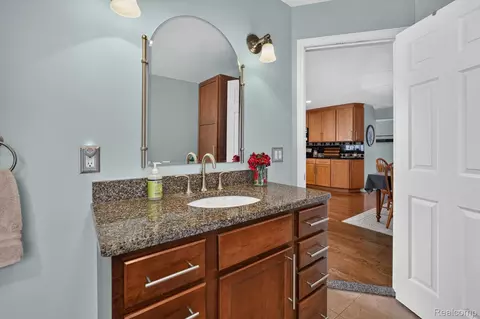 Bath - 5601 Delmas Rd, Independence, MI 48348 photo 5 of 5