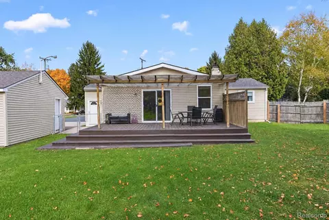 Exterior - 5601 Delmas Rd, Independence, MI 48348 photo 5 of 13