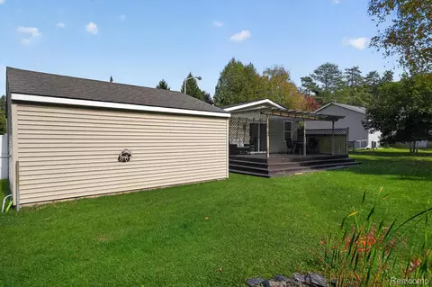 Exterior - 5601 Delmas Rd, Independence, MI 48348 photo 9 of 13