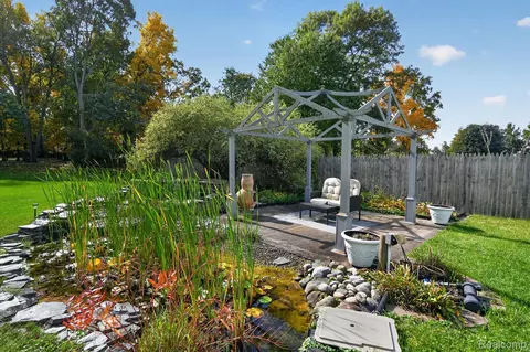 Exterior - 5601 Delmas Rd, Independence, MI 48348 photo 11 of 13