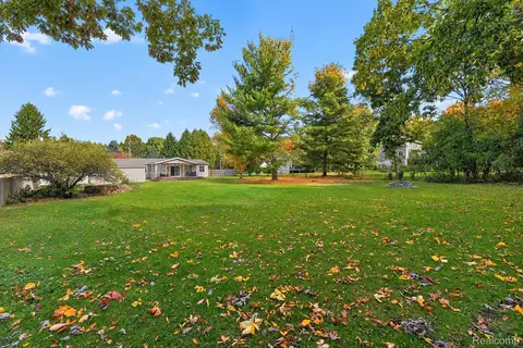Exterior - 5601 Delmas Rd, Independence, MI 48348 photo 10 of 13