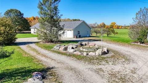 Exterior - 12870 Scott Rd, Springfield, MI 48350 photo 2 of 2
