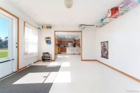 Entry Way - 12870 Scott Rd, Springfield, MI 48350 photo 2 of 2