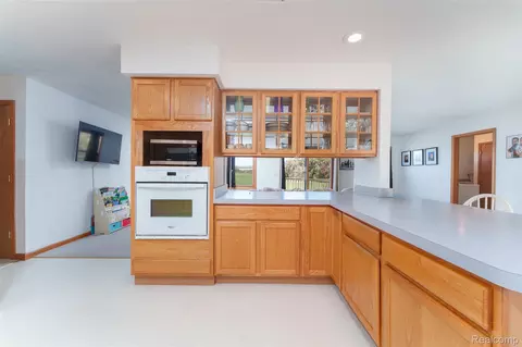 Kitchen - 12870 Scott Rd, Springfield, MI 48350 photo 4 of 4