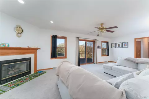 Living - 12870 Scott Rd, Springfield, MI 48350 photo 3 of 3