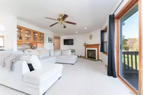 Living - 12870 Scott Rd, Springfield, MI 48350 photo 2 of 3