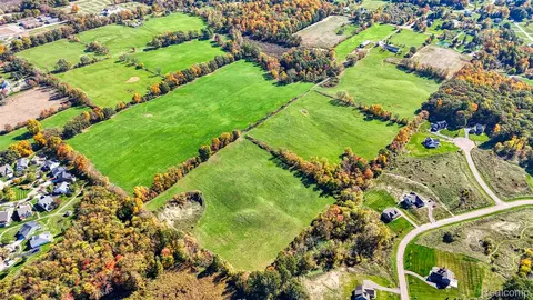 View/Area - 12870 Scott Rd, Springfield, MI 48350 photo 7 of 9