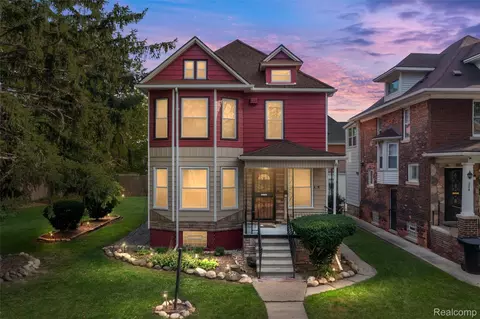 210 Melbourne St, Detroit, MI 48202