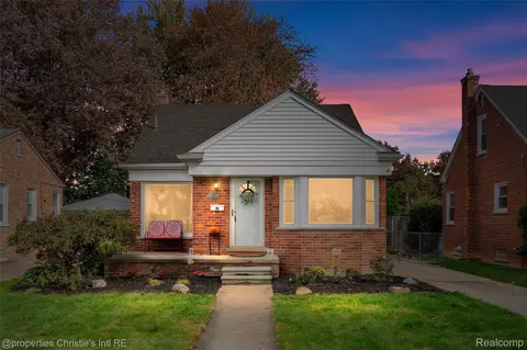 9602 Cavell St, Livonia, MI 48150