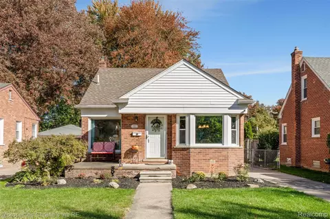 9602 Cavell St, Livonia, MI 48150