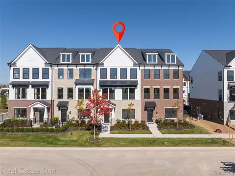 44070 Oakmont Dr, Plymouth, MI 48170