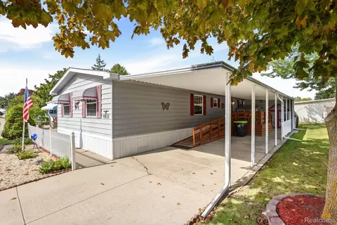 4831 Longmeadow Blvd W, Saginaw, MI 48603