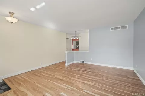 Living - 2341 Newbedford Dr, Troy, MI 48085 photo 4 of 10