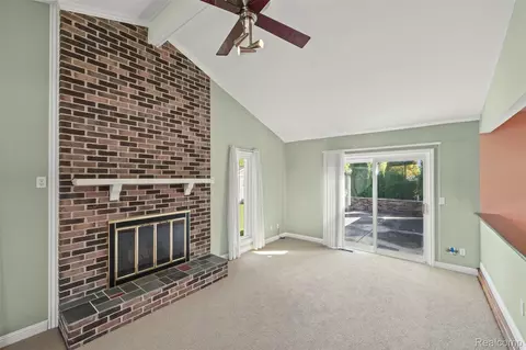 Living - 2341 Newbedford Dr, Troy, MI 48085 photo 8 of 10