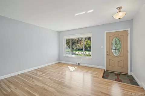 Living - 2341 Newbedford Dr, Troy, MI 48085 photo 2 of 10