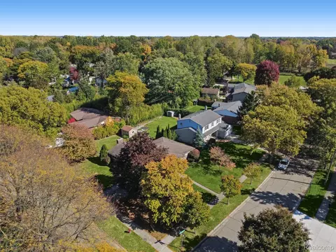 View/Area - 2341 Newbedford Dr, Troy, MI 48085 photo 1 of 4