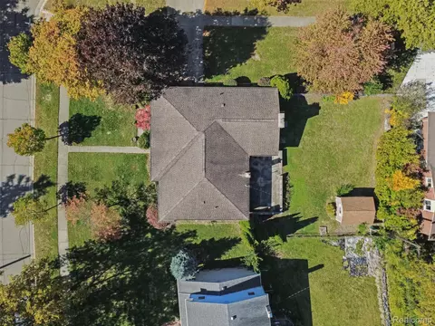 View/Area - 2341 Newbedford Dr, Troy, MI 48085 photo 2 of 4