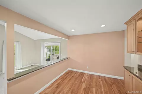 Dining - 2341 Newbedford Dr, Troy, MI 48085 photo 2 of 3