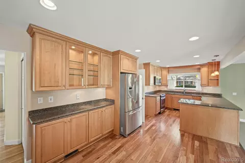 Kitchen - 2341 Newbedford Dr, Troy, MI 48085 photo 1 of 3