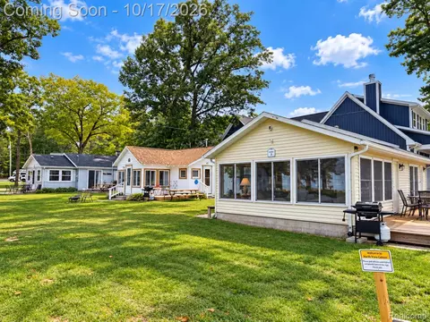 400 Houghton View Dr, Denton, MI 48651