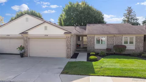 13714 Maple Grove Ave, Shelby Township, MI 48315