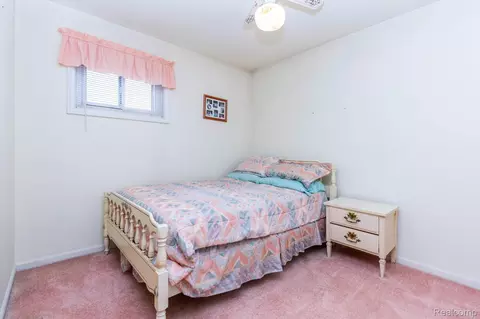 Bedroom - 17127 Koester St, Riverview, MI 48193 photo 6 of 7
