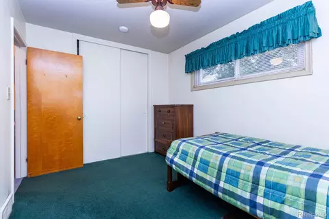 Bedroom - 17127 Koester St, Riverview, MI 48193 photo 5 of 7