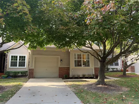 41883 Cantebury Dr, Novi, MI 48377
