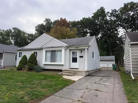 31207 Florence St, Garden City, MI 48135