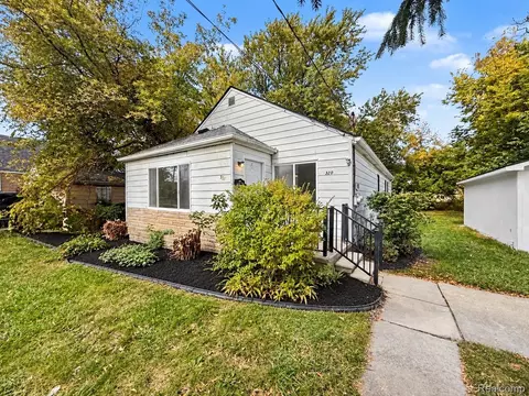 320 Rapid St, Pontiac, MI 48341