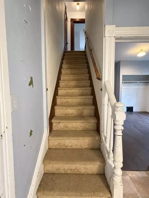 Entry Way - 420 Elm St, Adrian, MI 49221 photo 1 of 1