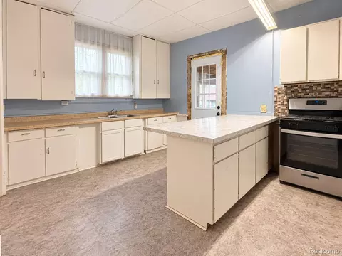 Kitchen - 420 Elm St, Adrian, MI 49221 photo 3 of 5