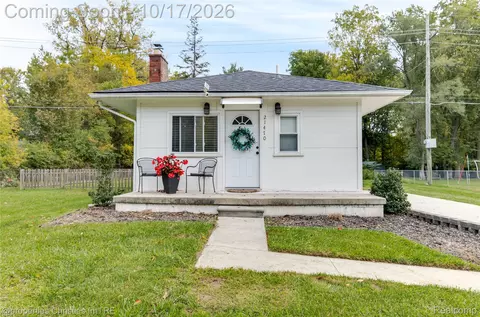 21470 Gill Rd, Farmington Hills, MI 48335