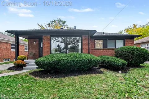 13651 Allan Ave, Oak Park, MI 48237