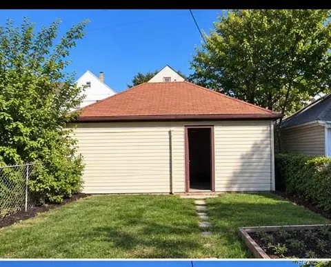 9500 Charest St, Hamtramck, MI 48212 photo 3