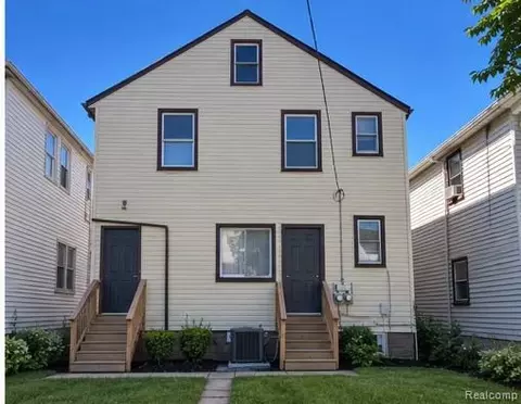 9500 Charest St, Hamtramck, MI 48212 photo 2