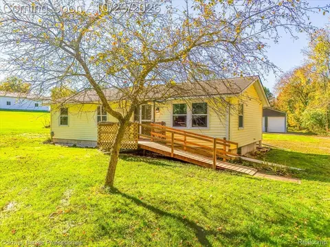 7226 Lamb Rd S, Manchester, MI 48158
