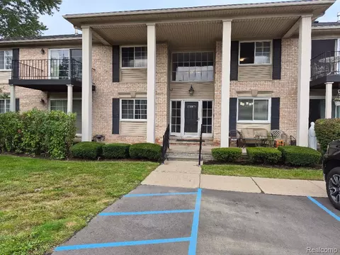 6139 Orchard Lake Rd 6 Rd #WEST, Bloomfield, MI 48232