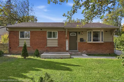 6726 Niagara St, Romulus, MI 48174