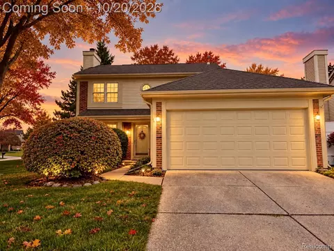 1483 Colony Dr, Rochester Hills, MI 48307