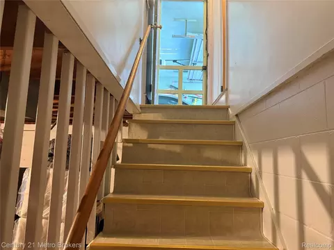 Entry Way - 703 Algonquin Ave, Flint, MI 48507 photo 1 of 1