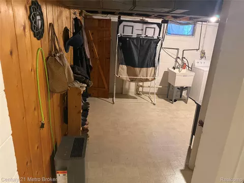 Other - 703 Algonquin Ave, Flint, MI 48507 photo 4 of 8