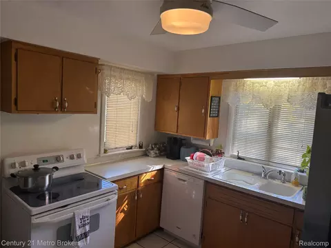 Kitchen - 703 Algonquin Ave, Flint, MI 48507 photo 1 of 2